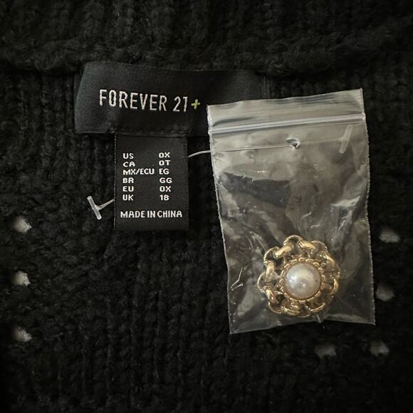 NWT Forever 21 Size 0X Black Knit Cardigan with Pearl & Gold Buttons - Picture 9 of 13
